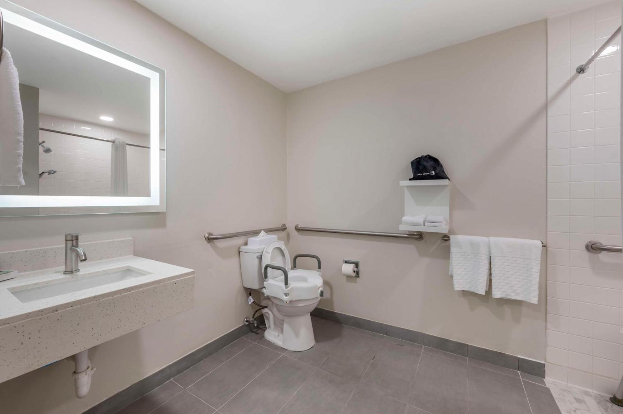 Hotel Western Heartland Mattoon